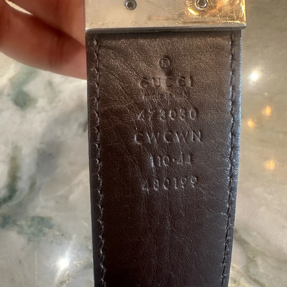 Gucci GG Buckle Belt Black Embossed Leather Size 110/44 Silver Hardware - Picture 4 of 4